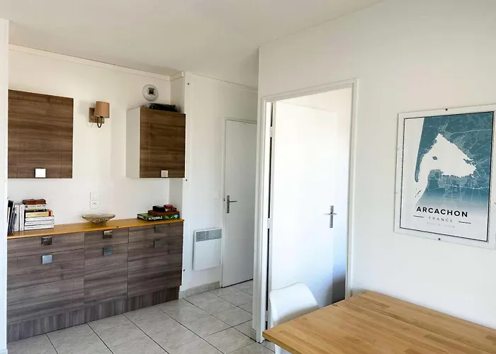 La Croisette - T2 Lumineux Avec Terrasse - D'eyrac Mae-9434 *